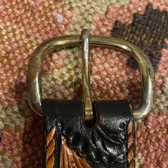 Vintage Floral Tooled Leather Belt - Picture 6 of 8